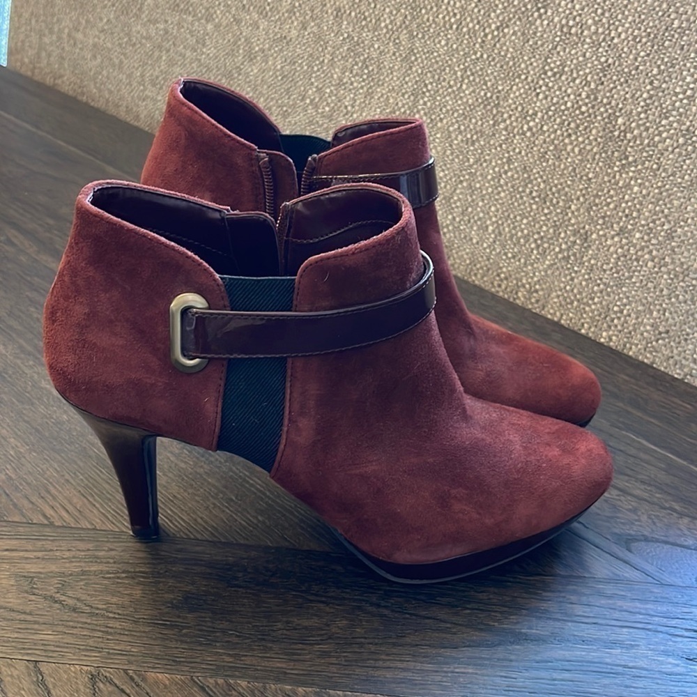 Bandolino Red Wine Suede Heeled Booties Size 9.5